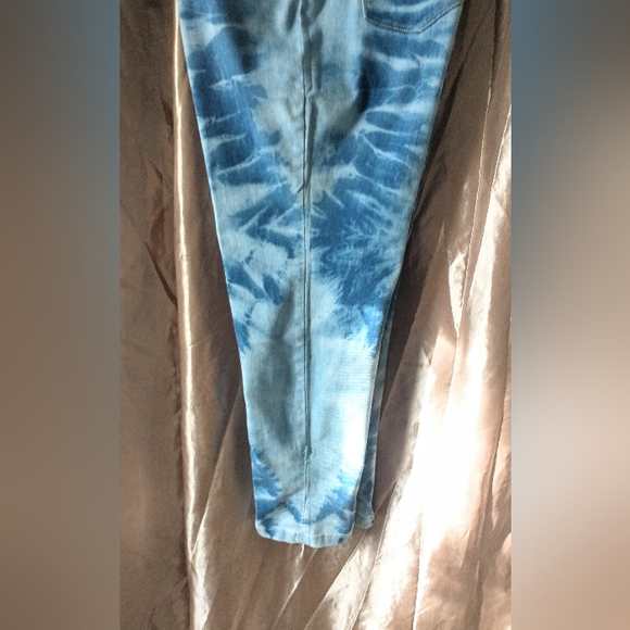 J Jill Denim - Cropped Tie Dyed Jeans - 12P - Picture 6 of 11